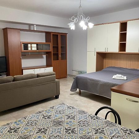B&B Dionigi Crotone Bagian luar foto